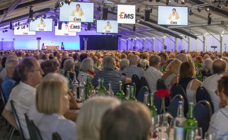 "Volksfest" anlässlich der Generalversammlung 2024 der EMS-CHEMIE HOLDING AG