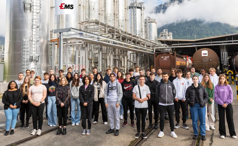 Volle Fahrt voraus… Die Segel der 43 neuen Lernenden der EMS-CHEMIE sind gesetzt